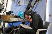 Neil al satellitare al Vinson base camp