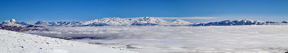 Panorama a 180° dal campo uno del Monte Pissis, sull'estrema sinistra l'Ojos del Salado
