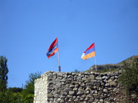 Bandiere del Nagorno e dell'Armenia