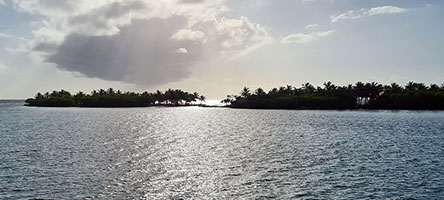 Controluce dell'atollo della Barriera corallina del Faro