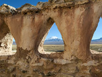 Il Parinacota dal muro della chiesetta di Sajama