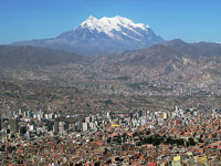 L'Illimani sopra La Paz