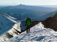 Giuseppe sul bordo del cratere del Parinacota