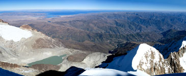 Salendo la cresta ovest dell'Illampu col Titicaca in lontananza