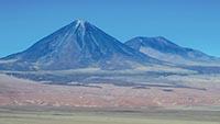 Il Licancabur, 5920 m, e il Juriques