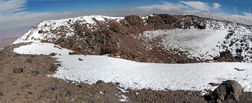 Il cratere sommitale del Licancabur