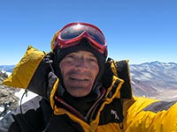 Giuseppe in autoscatto in vetta al Tres Cruces Sud, 6749 m