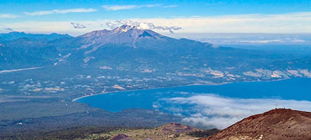 Panorama sul lago di Llanquihue e sul vulcano Calbuco
