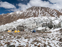 Il nostro campo avanzato al c.b. italiano del K2 da nord, 4650 m c.a.