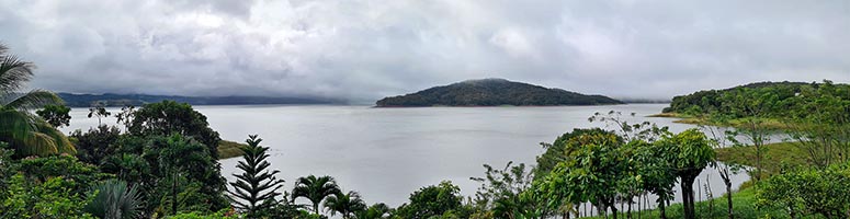 Panorama sulla laguna Arenal verso nord