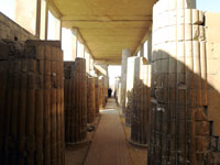 Il colonnato del tempio a Saqqara