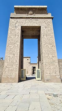 Portale sud del tempio di Karnak