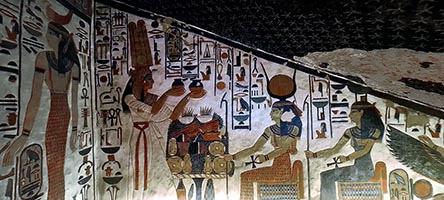 Valle delle regine, scena nel corridoio della tomba di Nefertari