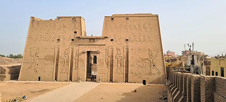 Tempio tolemaico di Edfu, consacrato al dio Horus