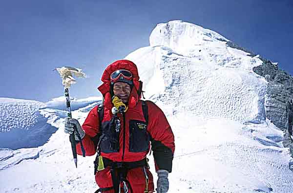 Giuseppe sotto la cima dell'Everest