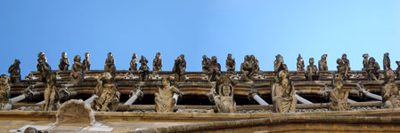 Particolare facciata della cattedrale di Digione