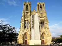 La cattedrale di Reims al tramonto