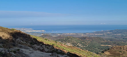 Vista di Calvi e dell'omonimo golfo da poco sopra Calenzana