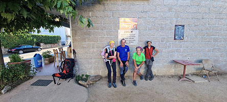 Parte del gruppo alla fine del trek al bar GR20 di Conca