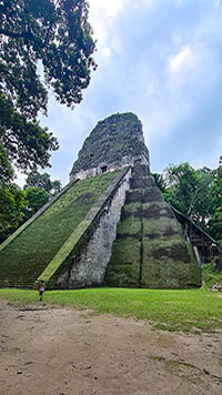 Tempio V a Tikal, alto 57 m