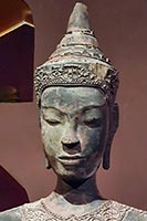 Busto di Buddha al museo di Siem Reap