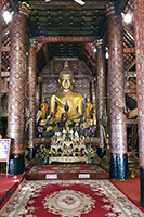 Altare del tempio di Wat Xieng Thong a Luang Prabang