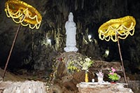 Buddha nella grotta di Hua Ma al PN di Ba Be