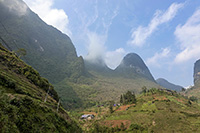 Montagne nell'altopiano carsico di Dong Van