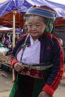 Signora al mercato di Dong Van
