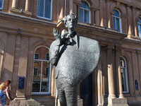 Statua di William Butler Yeats a Sligo