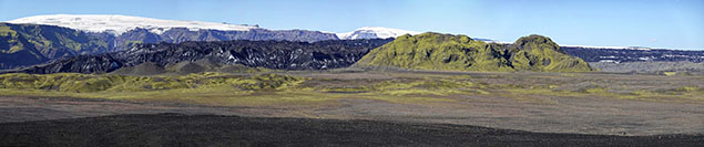 Fronte ovest della calotta glaciale di Mýrdalsjökull (al centro l'accesso alla grotta glaciale di Katla)