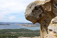 La Maddalena vista da poco sotto la cima del monte Tejalone