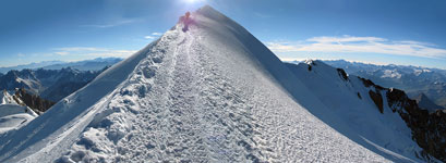L'ultimo tratto di cresta prima della vetta del Monte Bianco
