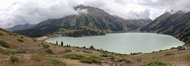 Il lago Bol'shoye Almatinskoye sopra Almaty