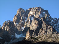 Il Monte Kenya all'alba dallo Shipton 2