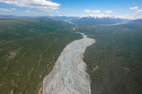 La confluenza dei due fiumi che nascono dai ghiacciai Semenov e Mushketov