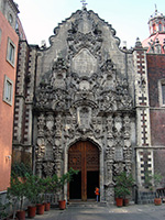 Portale in stile churrigueresco della chiesa di San Francisco a Città del Messico