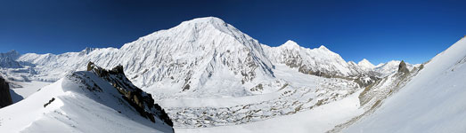 Il Tilicho Peak, 7134 m, visto dai paraggi del Mesokanto La