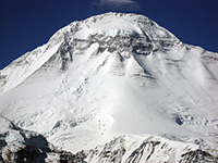 La vetta del Dhaulagiri dal French Pass con la nube lenticolare