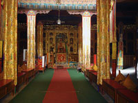 L'interno del gompa di Charang