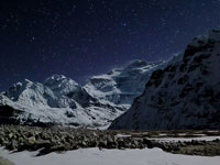 Il Kangchenjunga al chiaro di luna