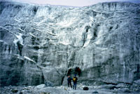 In discesa sul fronte del Cho La glacier