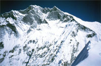 La sud del Lhotse