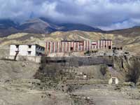 Il monastero di Namgyalnei press di Lo