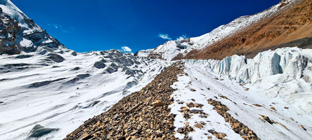 La morena centrale del ghiacciao Khumjungar