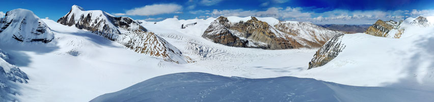 Panorama a 180° dalla vetta del picco Saribung, 6340 m