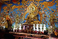 Statua di Guru Rimpoche nel nuovo monastero di Lamagaon