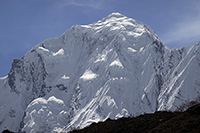 Il Pabil, 7104 m, o Ganesh IV, svetta al termine della valle