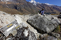 La pista riappare dopo il superamento del ghiacciaio che scende a est dall'Himal Chuli