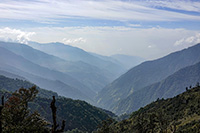 La valle del Dharaudi Khola con Barpak sullo sfondo